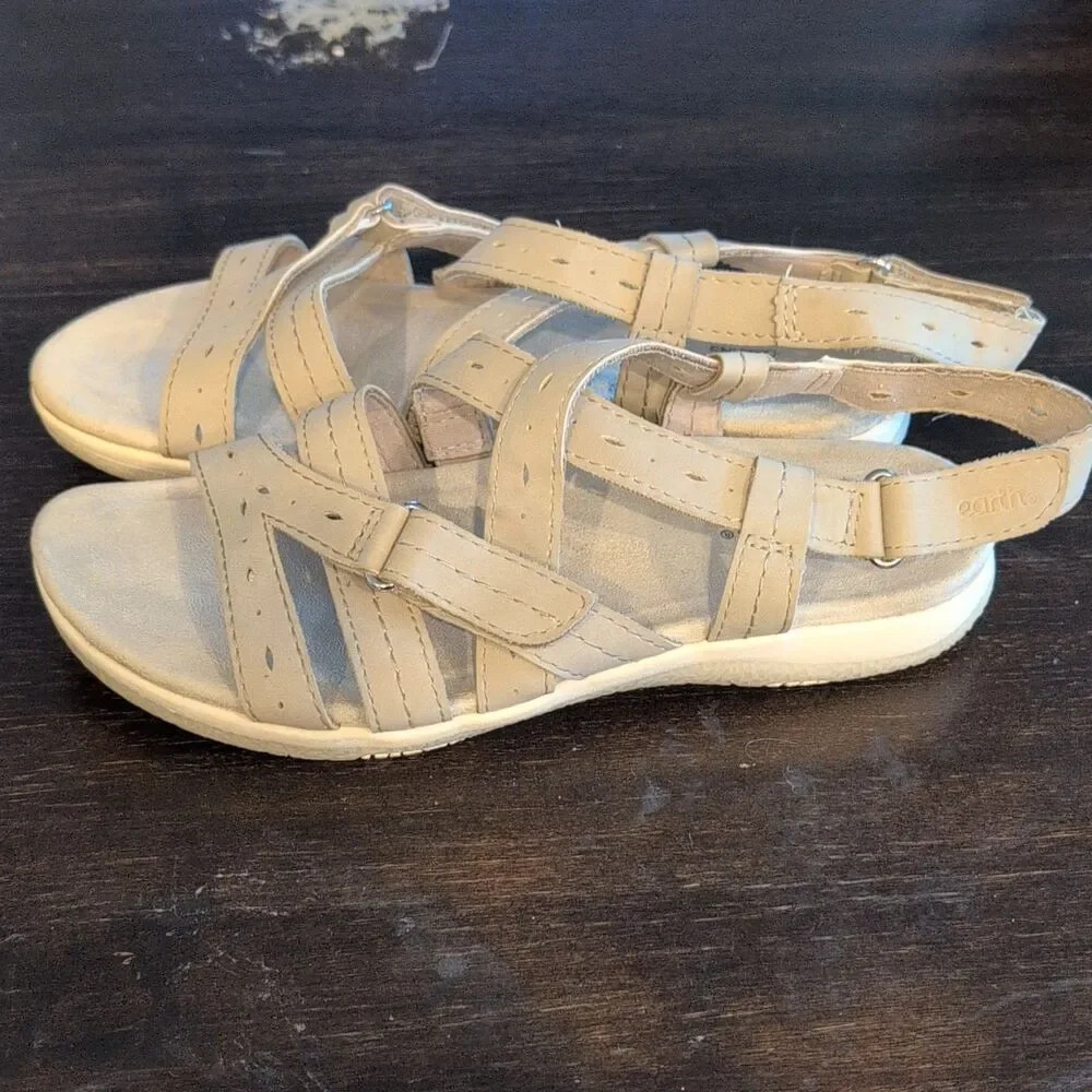 Earth Origins Women's Beige Strappy Suede Sandals Adjustable sz 7 W